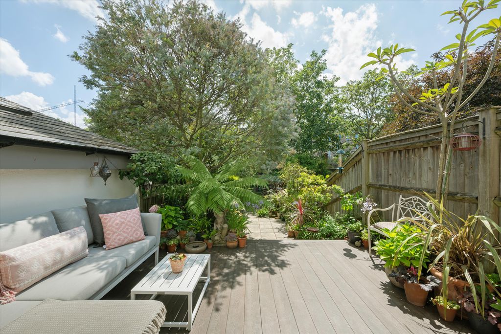Property photo 3 of 16 Image