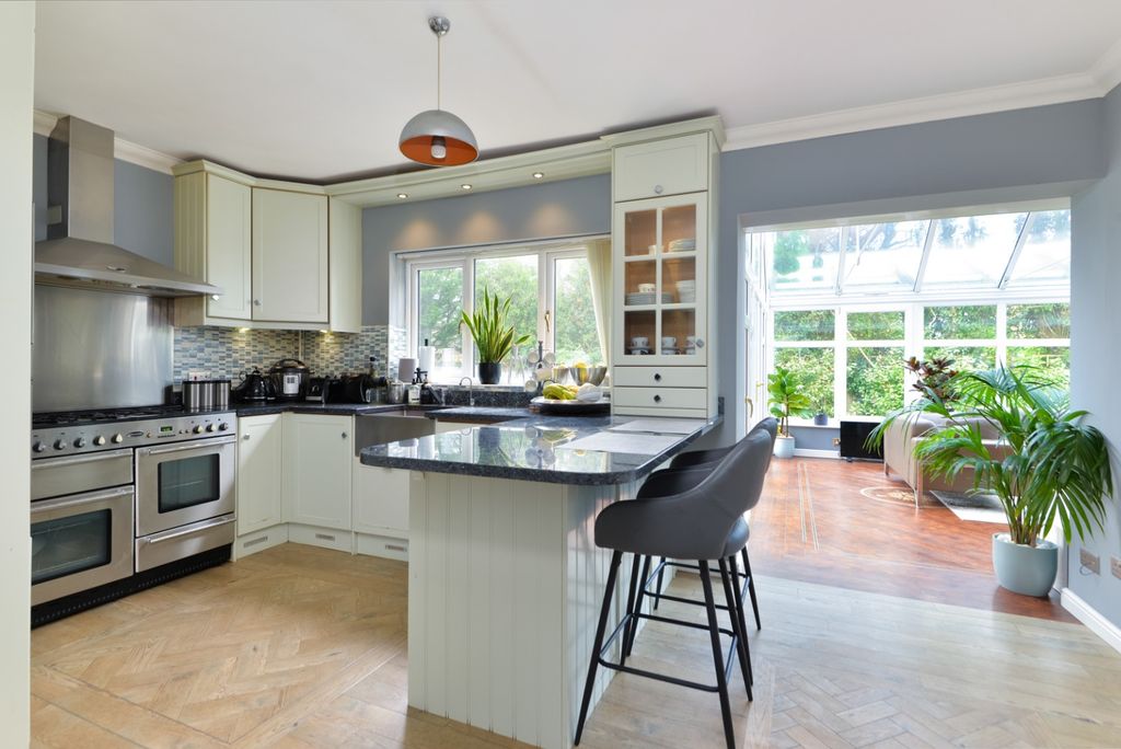 Property photo 3 of 25 3724157