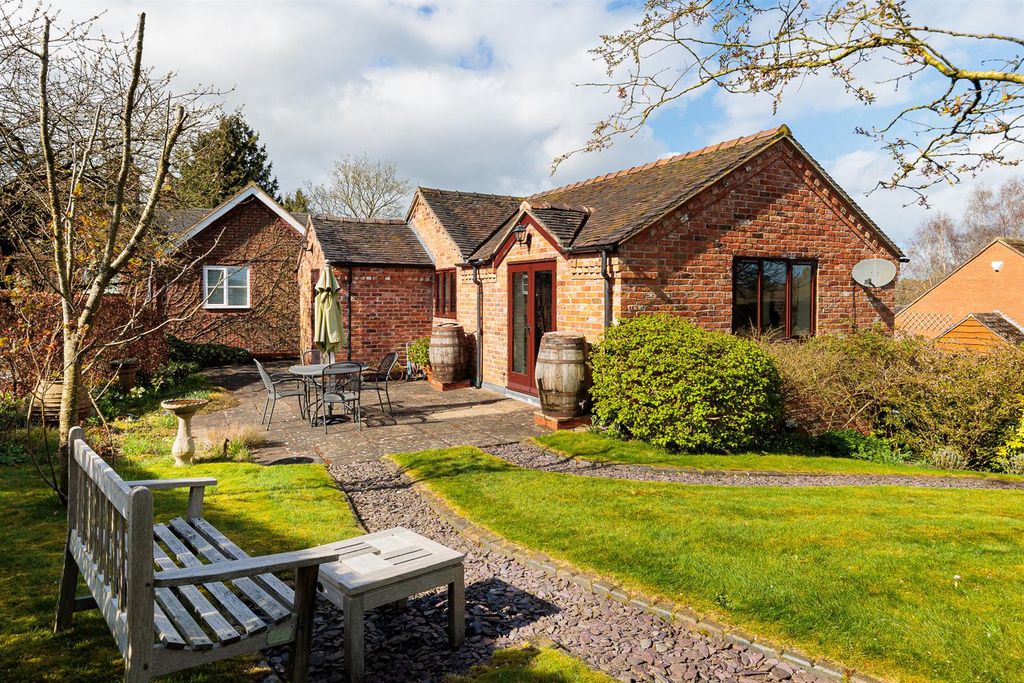 Property photo 3 of 23 36B_Salford_15.Jpg
