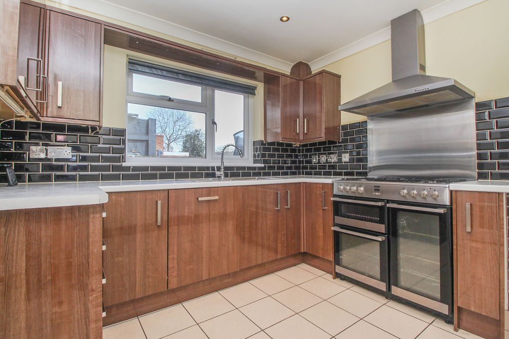 Property photo 3 of 15 Kitchen