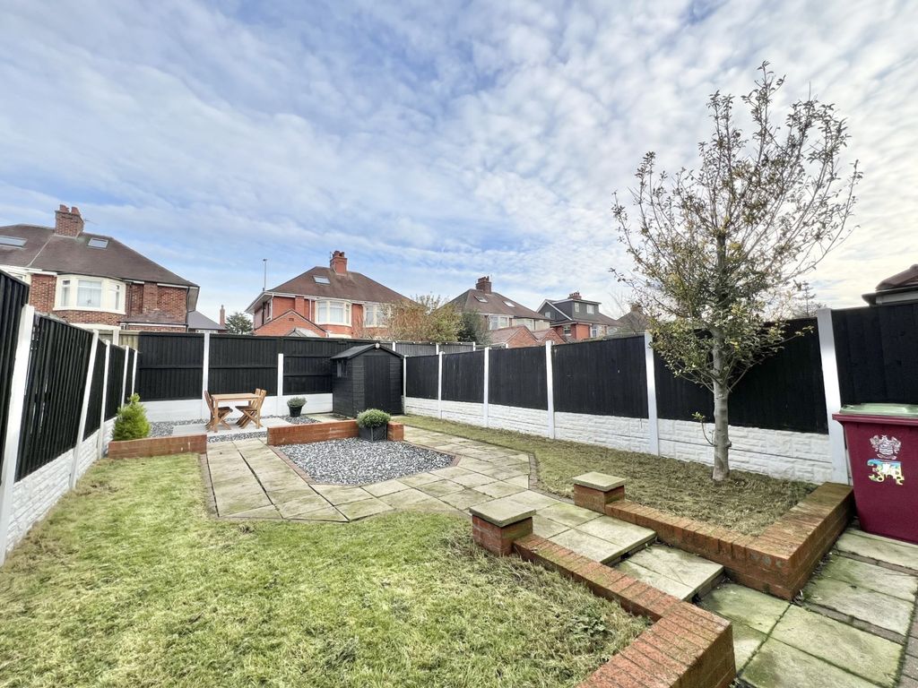 Property photo 2 of 21