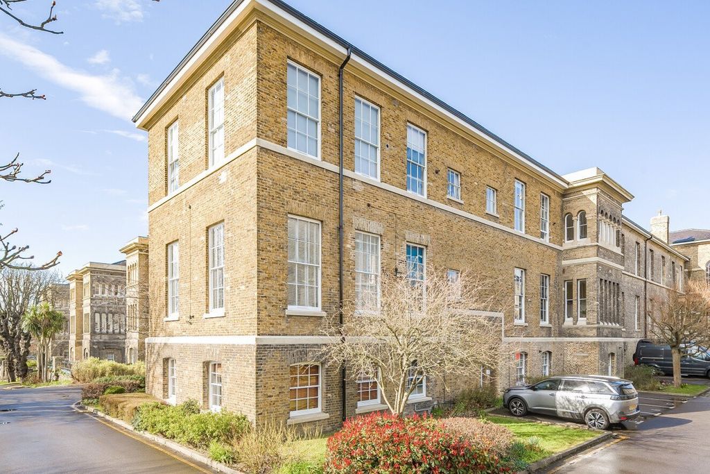 Property photo 2 of 11 Picture No. 22