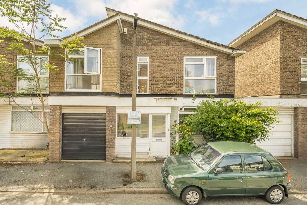 Property photo 1 of 8