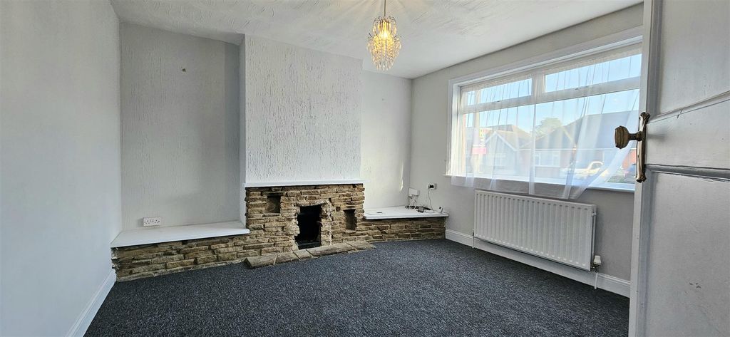 Property photo 3 of 12 1.Jpg