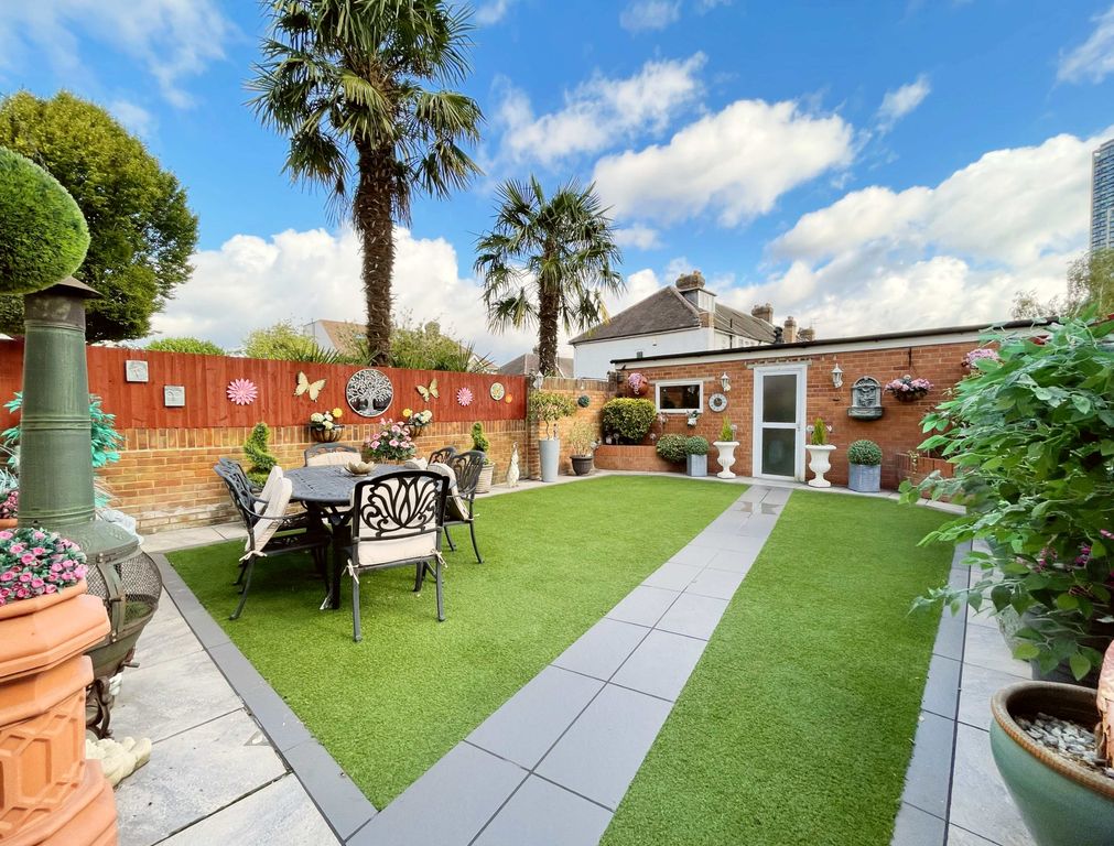 Property photo 1 of 16