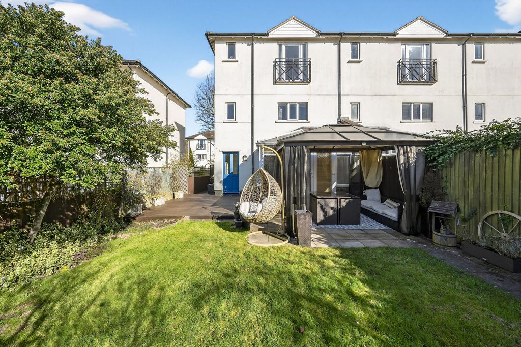 Property photo 3 of 19