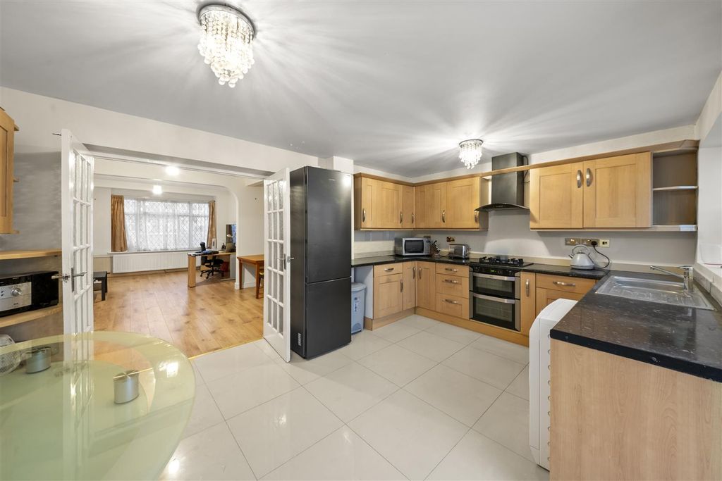 Property photo 2 of 14