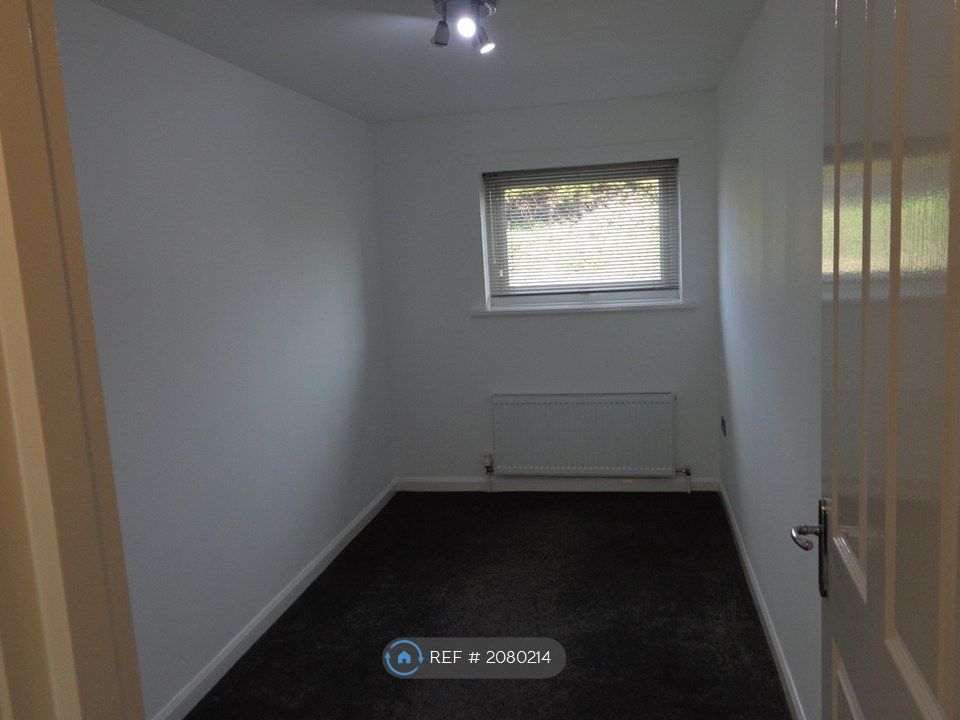 Property photo 3 of 17 Bedroom 2