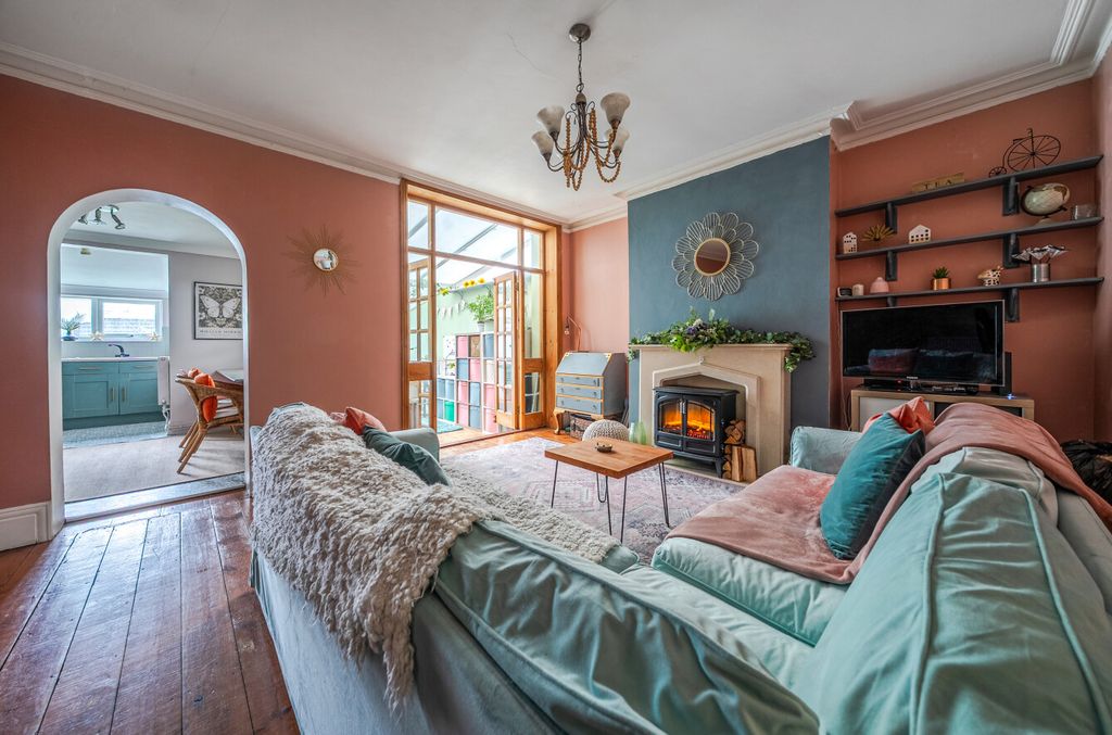 Property photo 2 of 13 1538095-25-1A168B...