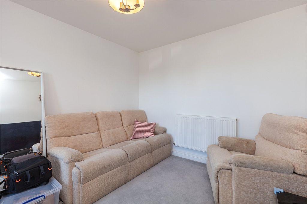 Property photo 3 of 19 Picture No. 13
