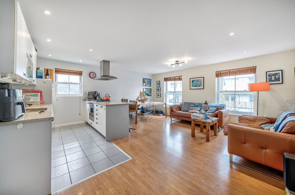 Property photo 2 of 17 Picture No. 09