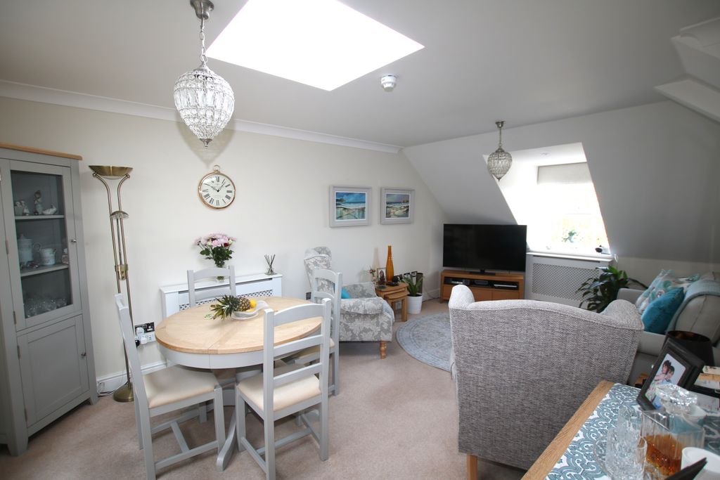 Property photo 3 of 10 23Maynardh