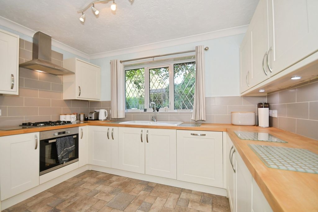 Property photo 3 of 24 Pbox-Img.Jpg