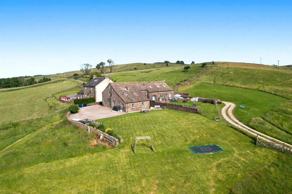 Property photo 1 of 82