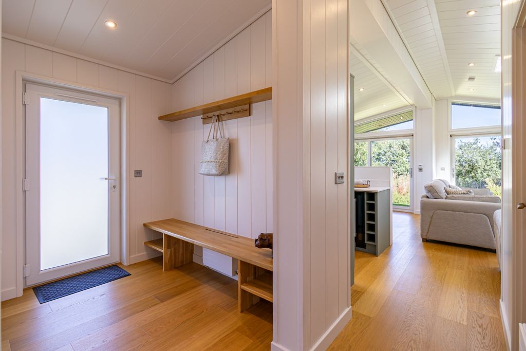 Property photo 2 of 37 4576261