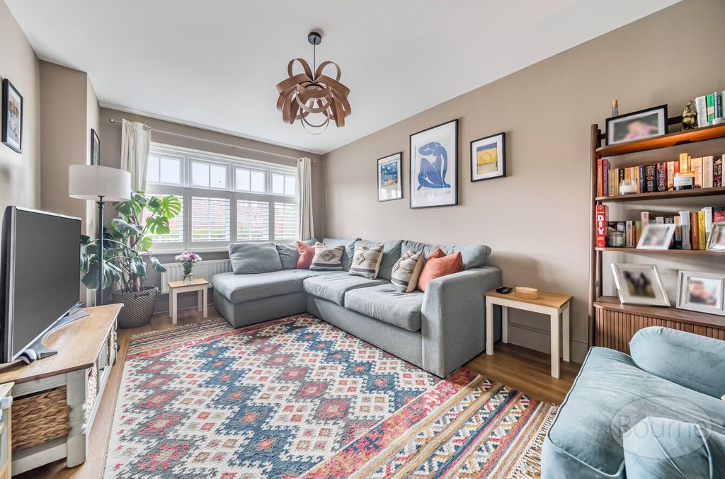 Property photo 2 of 16 2Fcff778-8E39-40B...