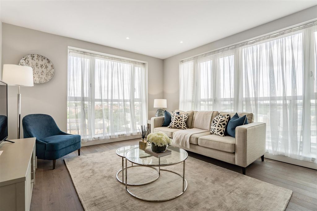 Property photo 1 of 13 8474415-Interior05.Jpg