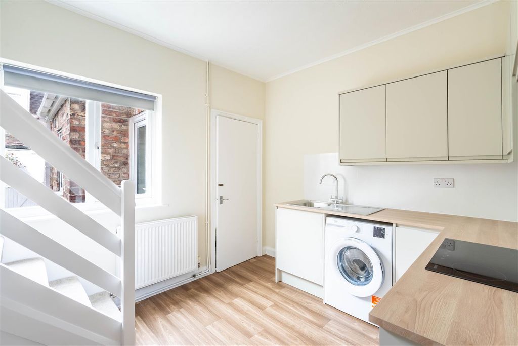 Property photo 3 of 11 11 Lockwood St Exports-3.Jpg