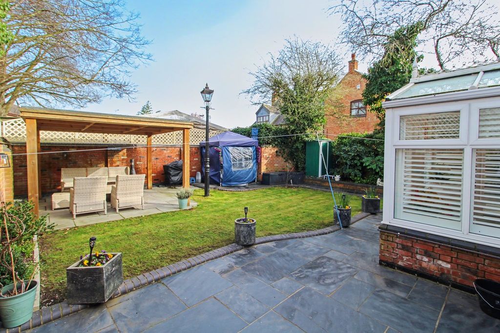 Property photo 2 of 23