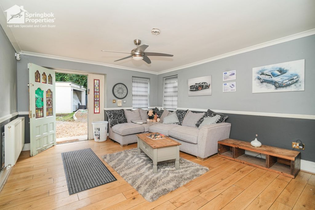 Property photo 3 of 19 Image 2