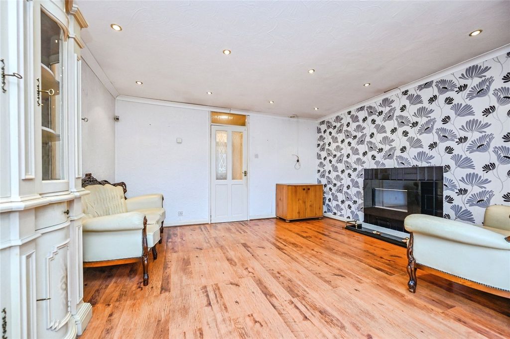 Property photo 2 of 17 Picture No. 01