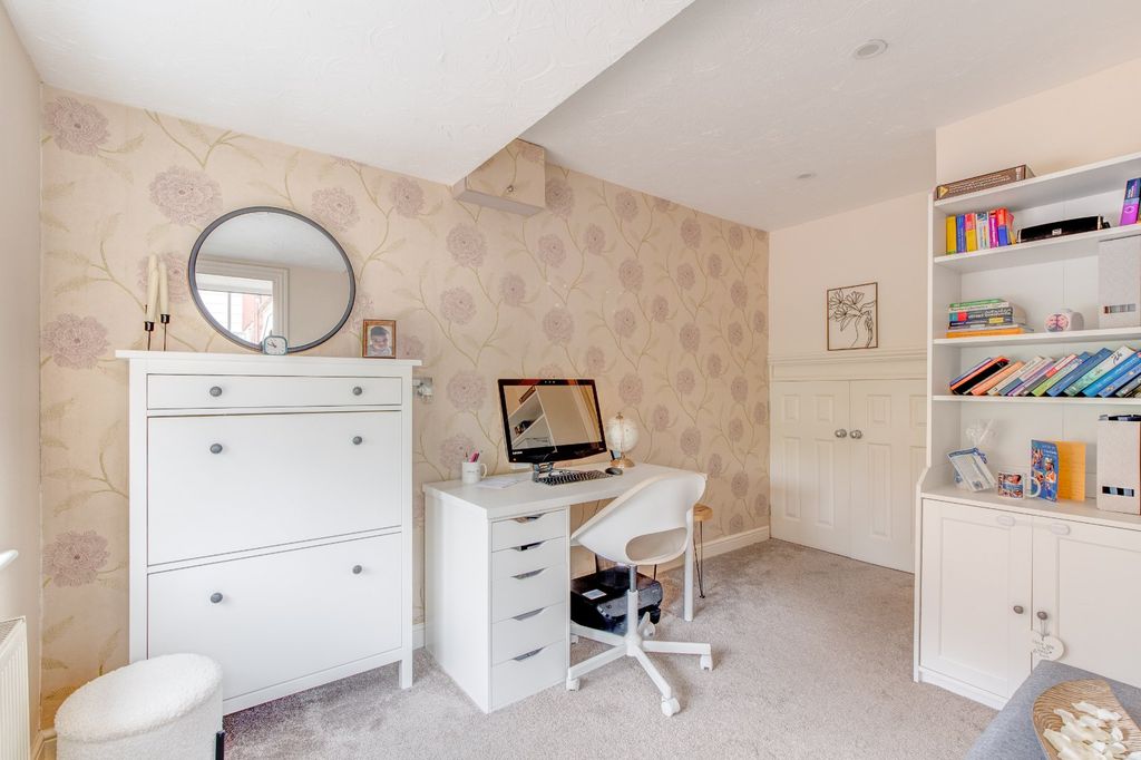 Property photo 2 of 16 Picture No. 02
