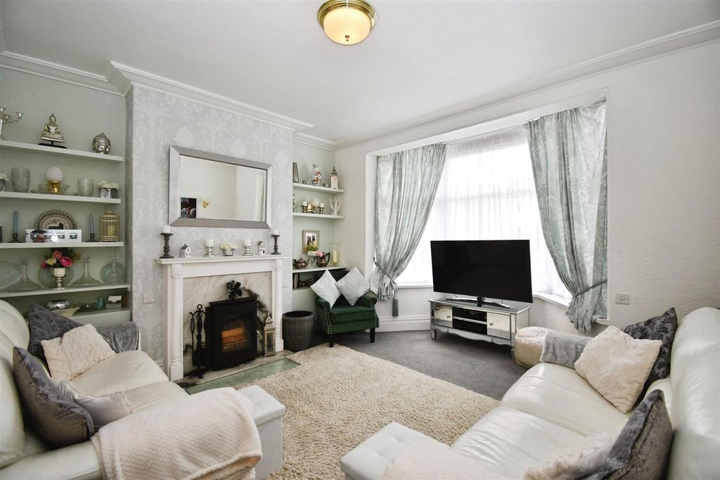 Property photo 2 of 16 Cb0647A5-23 20Anlaby 20Park 20 2818 29.Jpg