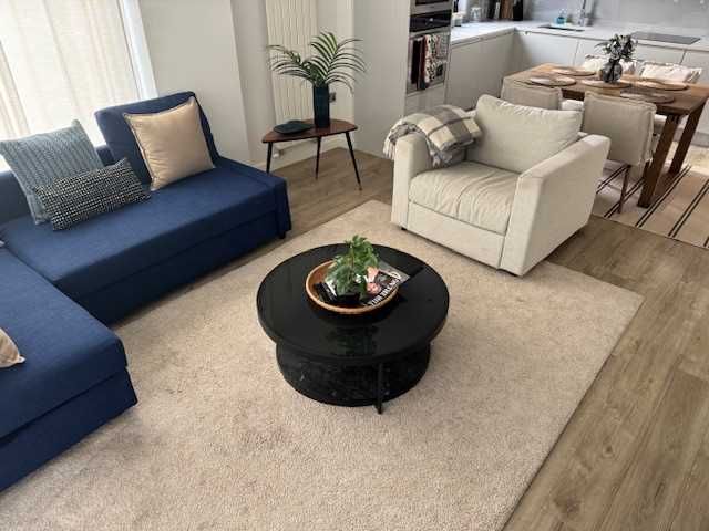 Property photo 2 of 8 Lounge