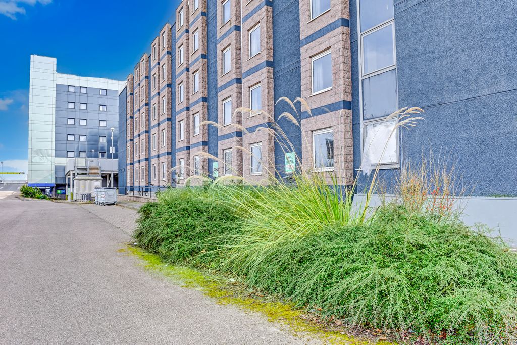 Property photo 1 of 22 Facade