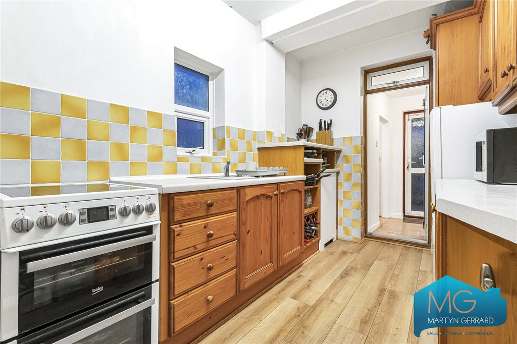 Property photo 2 of 16 Picture No. 10