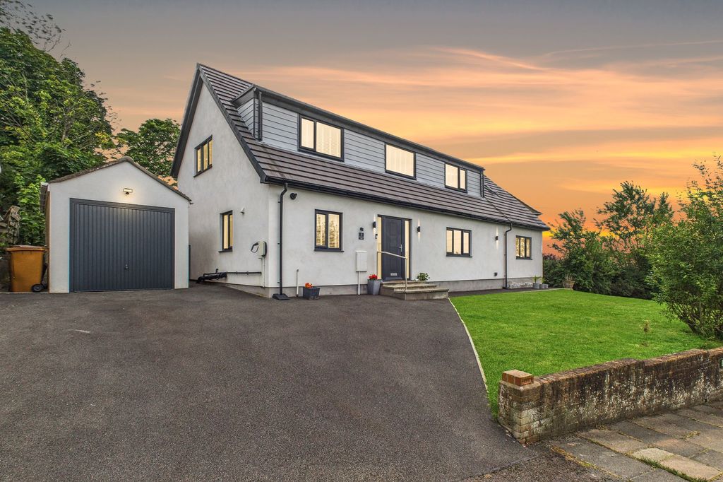 Property photo 1 of 36