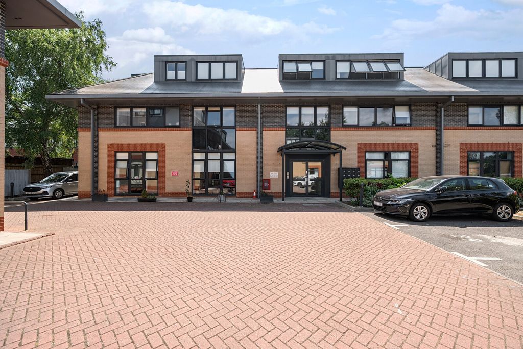 Property photo 1 of 16 1485376-4-6A56320...