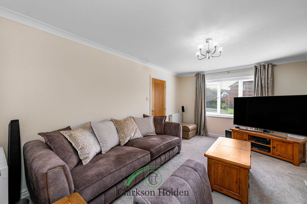 Property photo 2 of 29