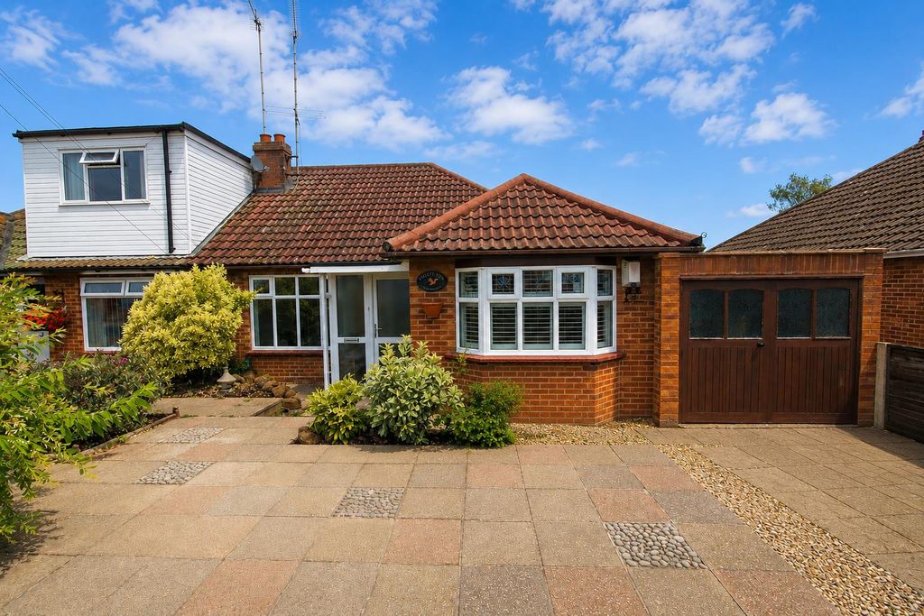 Property photo 1 of 16 956Eeca9-79F4-410B-8973-92d946257484.Png