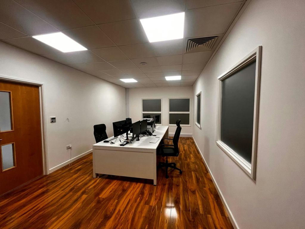 Property photo 1 of 3 Office 1.Jpg