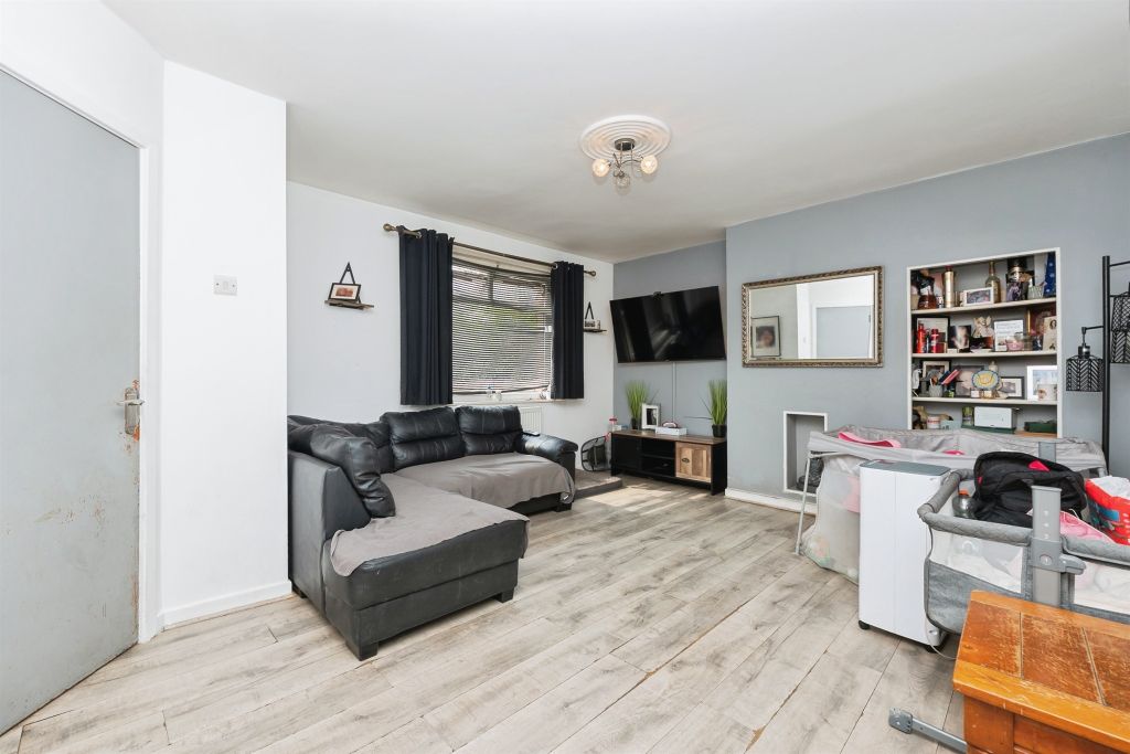 Property photo 2 of 18