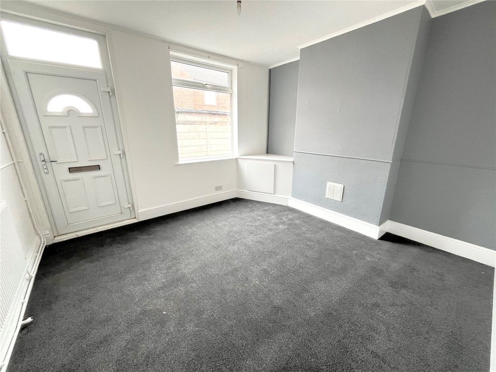 Property photo 2 of 16 Picture No. 03