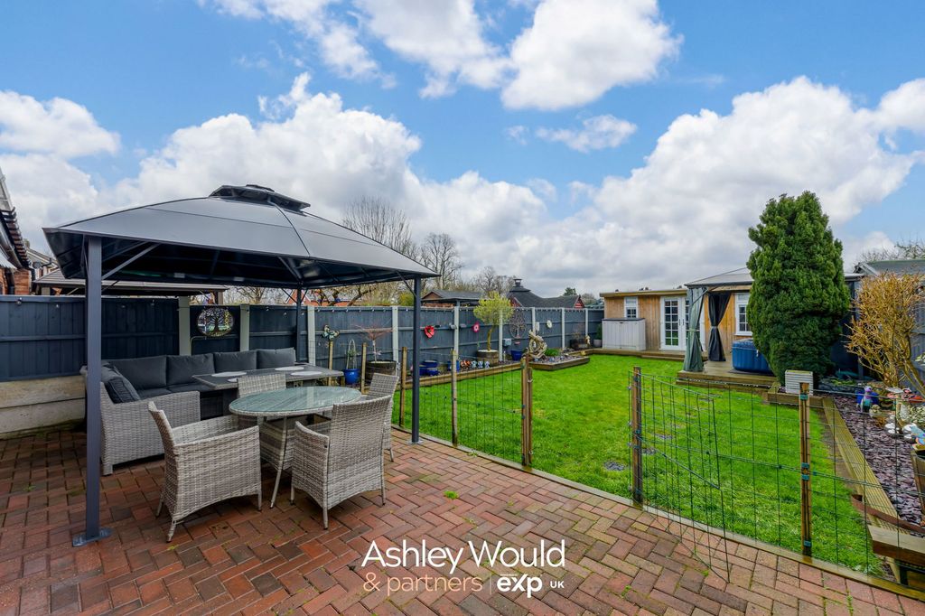 Property photo 2 of 19