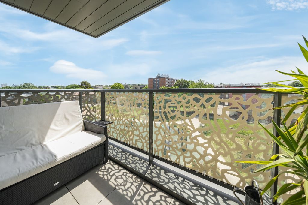 Property photo 3 of 22 1479363-7-6A3136E...
