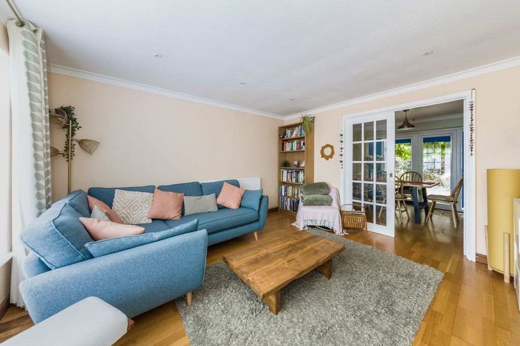 Property photo 2 of 22