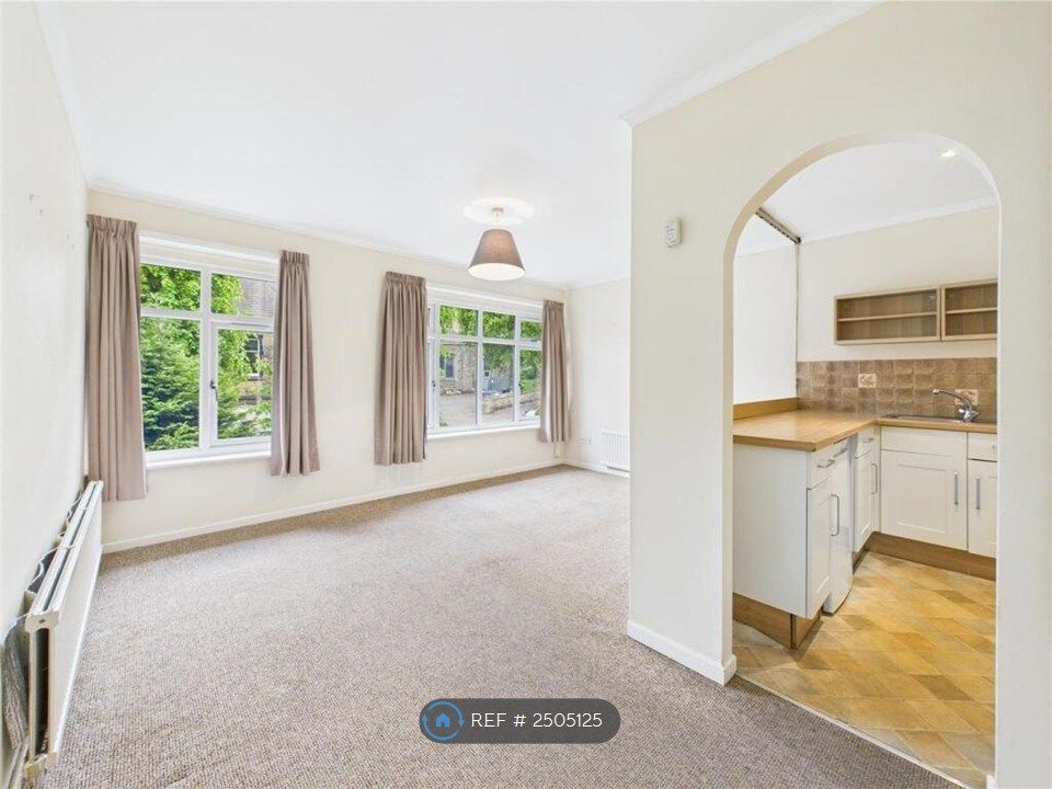 Property photo 2 of 5 Living Room &amp; Kitchen