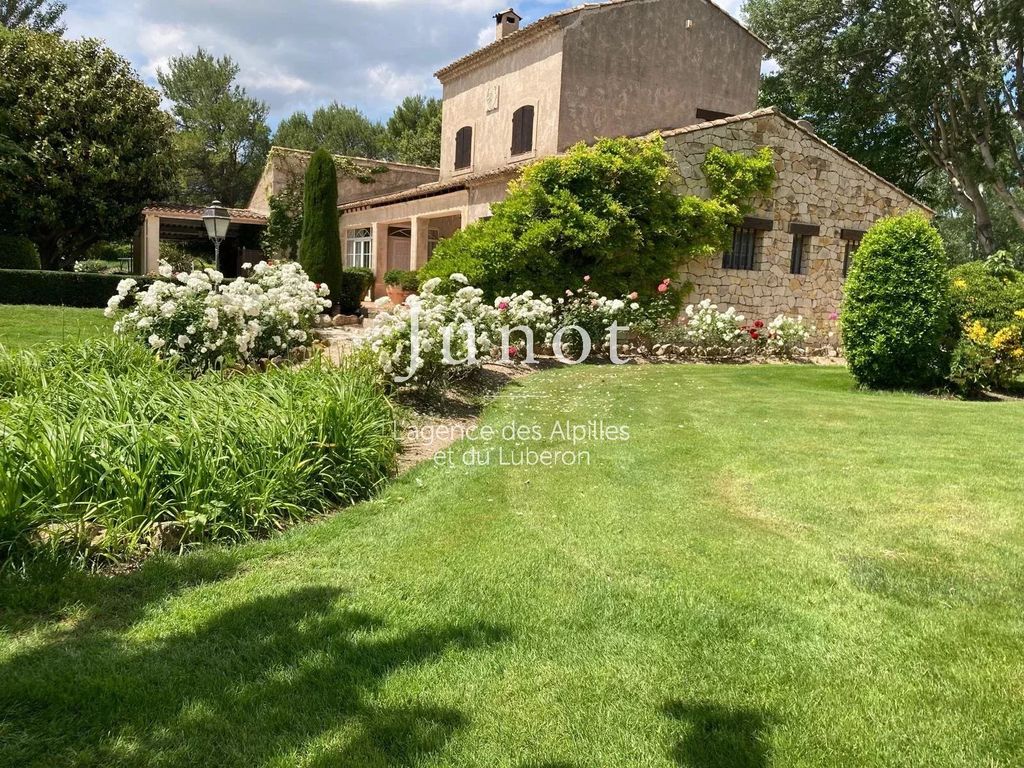 Property photo 1 of 21 Paradou - Alpilles View - Property 220Sqm - Tree-Lined Park 3.7 Ha