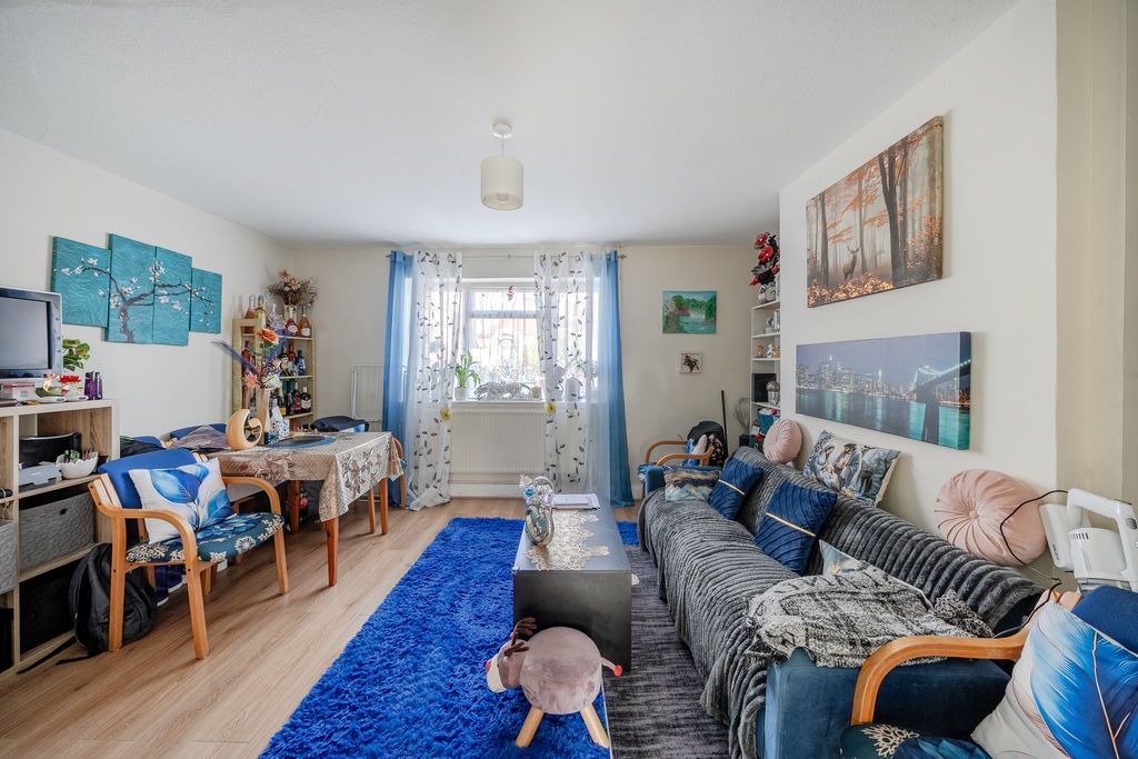 Property photo 3 of 10 Photo 9