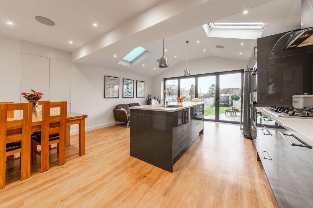 Property photo 3 of 22