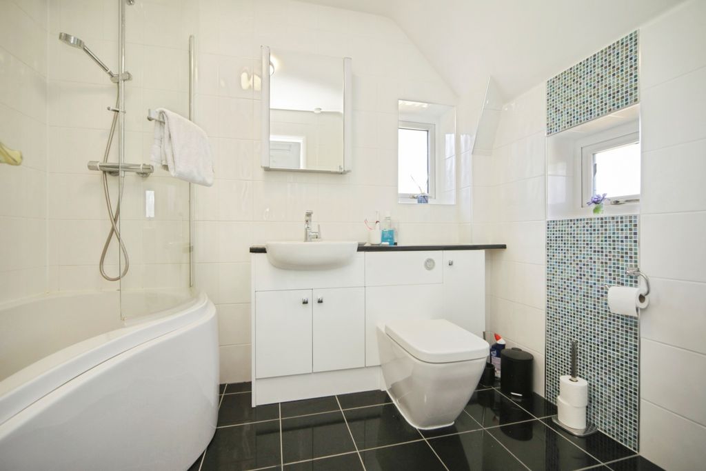 Property photo 3 of 11 Pbox-Img.Jpg