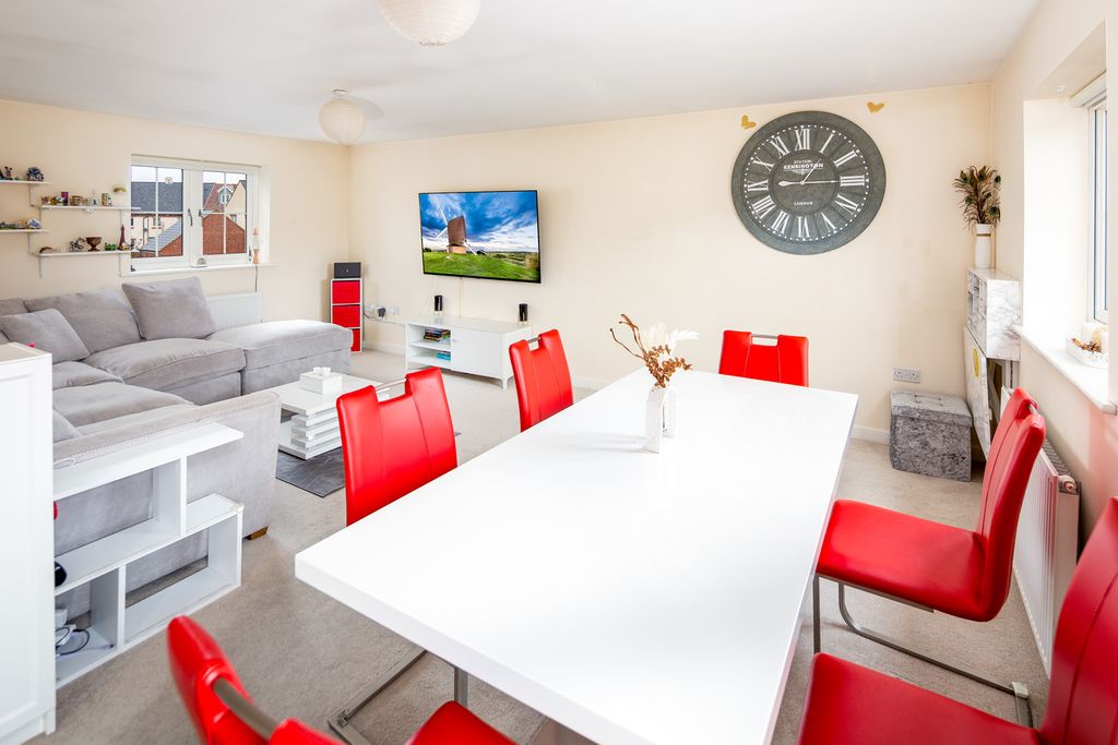 Property photo 2 of 29