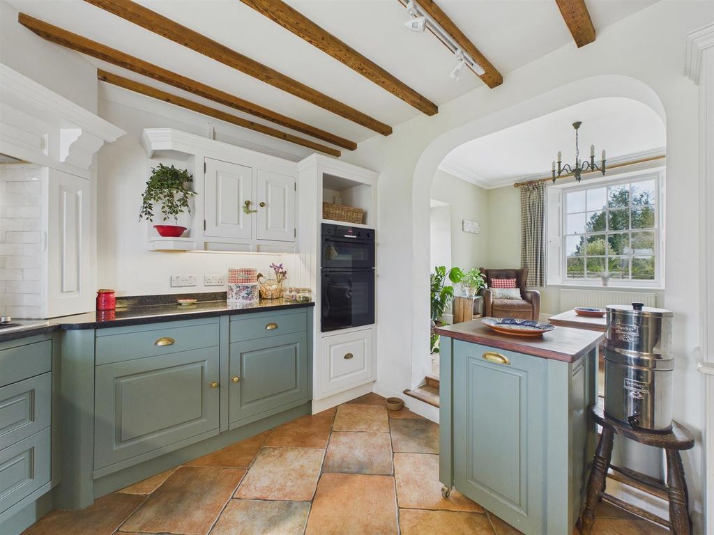 Property photo 3 of 41 Cam03972G0-Pr0321-Still013.Jpg