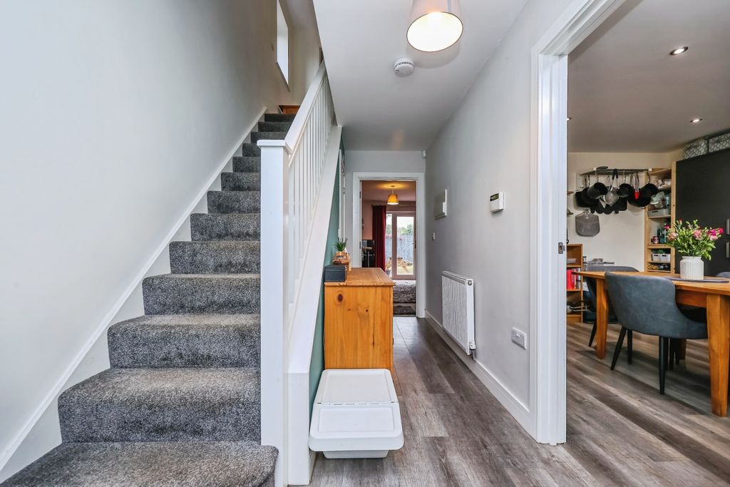 Property photo 2 of 17 Entrance Hall