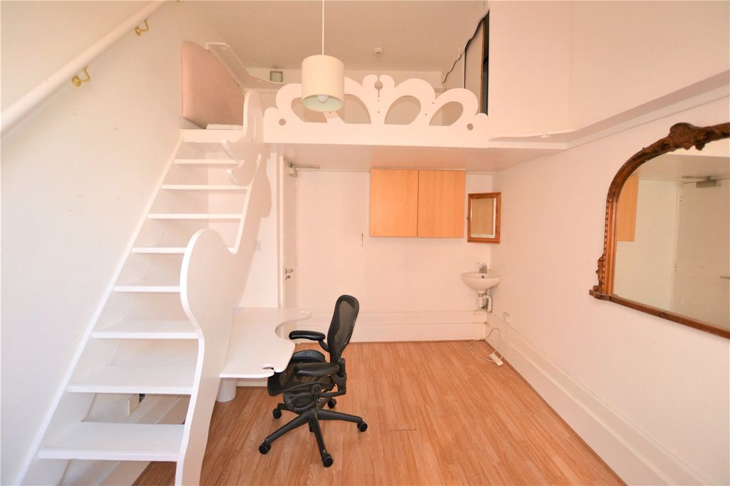 Property photo 3 of 5 Picture No. 09