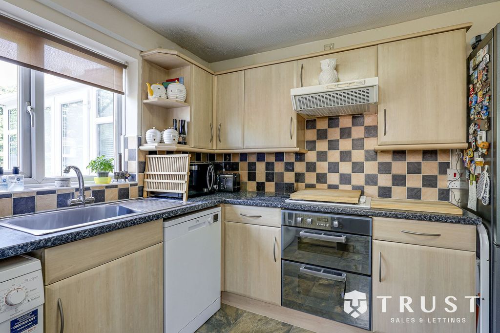 Additional image 4 of 3 bed detached house for saleGreenfields, Heckmondwike WF16